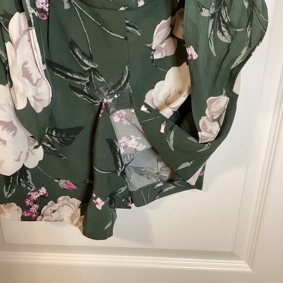 Dynamite Women's Sleeveless Strapless Green Floral Short Mini Romper Vacation - Picture 5 of 12